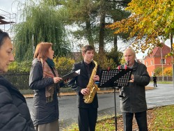 Pomníkové trio na oslavách Dne vzniku československého státu