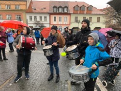 Bubeníci v masopustním průvodu